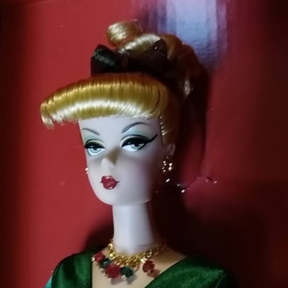 Collectible Mattel Barbie doll Yuletide yummies gold label NBRB with COA